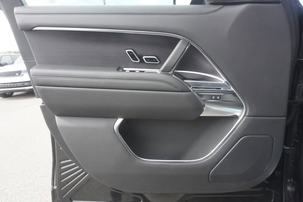 New 2026 Land Rover Range Rover SE AWD/4WD image 17