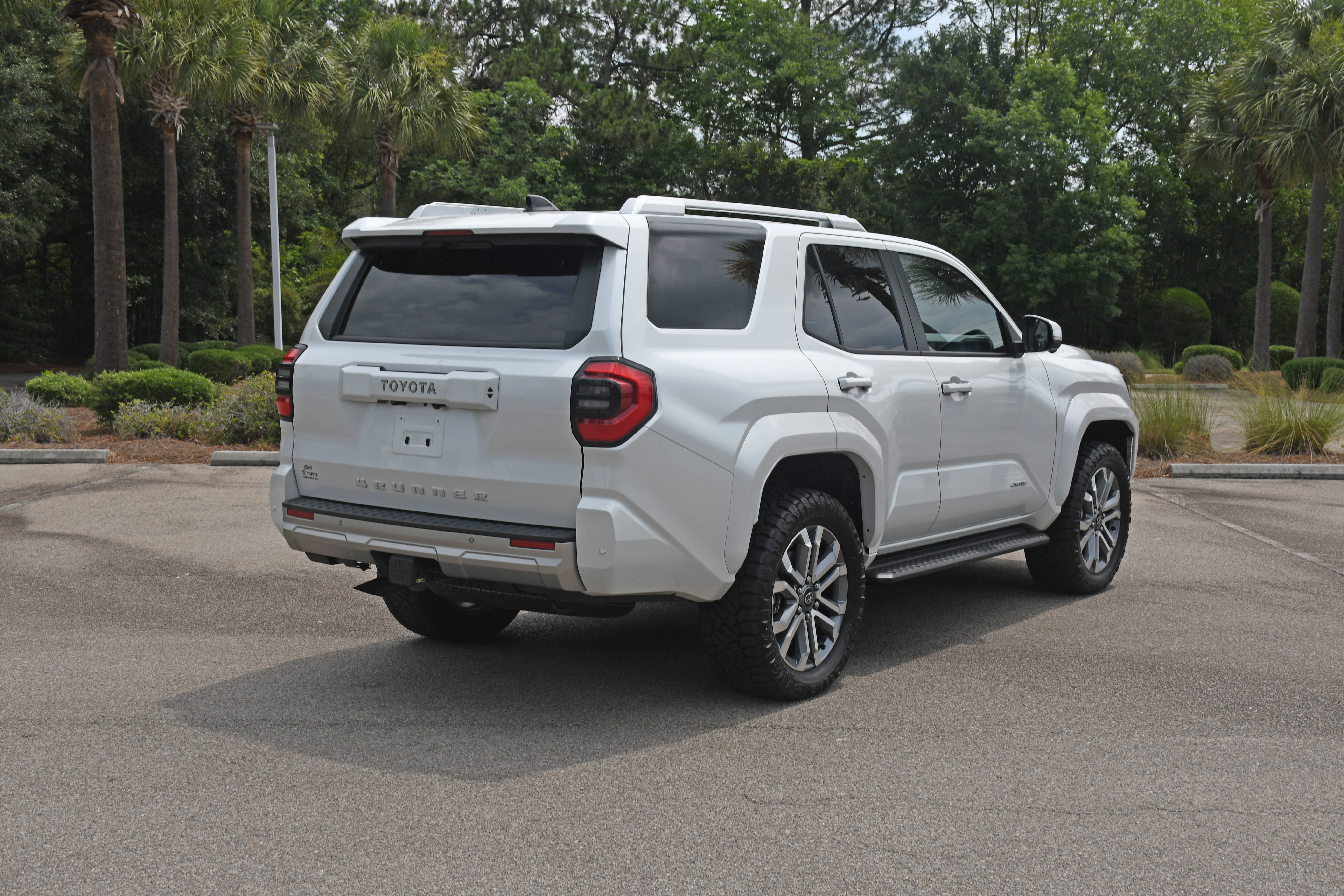 Certified 2025 Toyota 4Runner Limited w/ Tow Technology Package AWD/4WD image 3