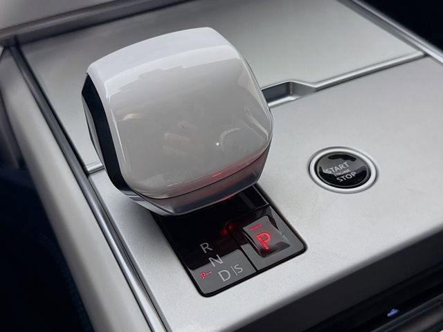 New 2026 Land Rover Range Rover SV image 19