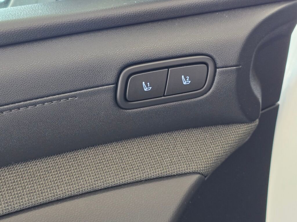 Used 2025 Hyundai Santa Cruz Limited image 19