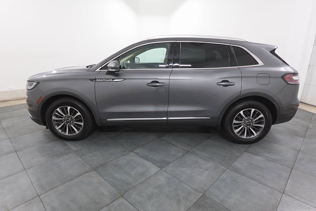 Used 2023 Lincoln Nautilus AWD w/ Premium Package image 2
