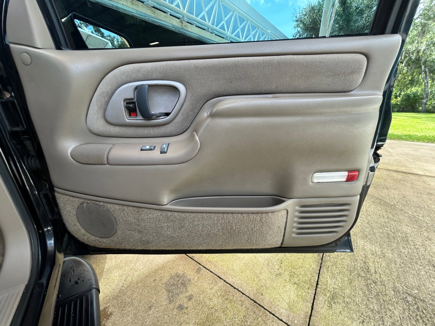 Used 1996 GMC Yukon SLE image 18