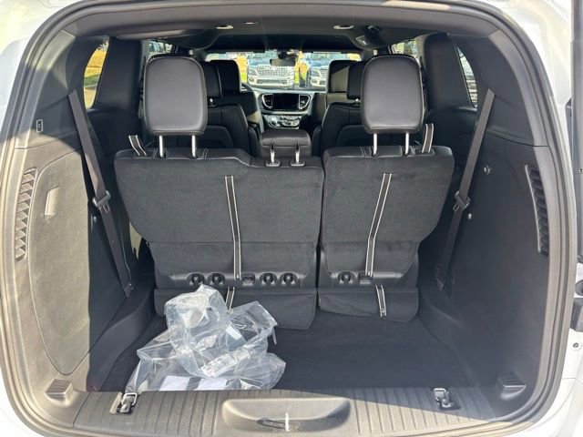 New 2026 Chrysler Voyager LX image 11