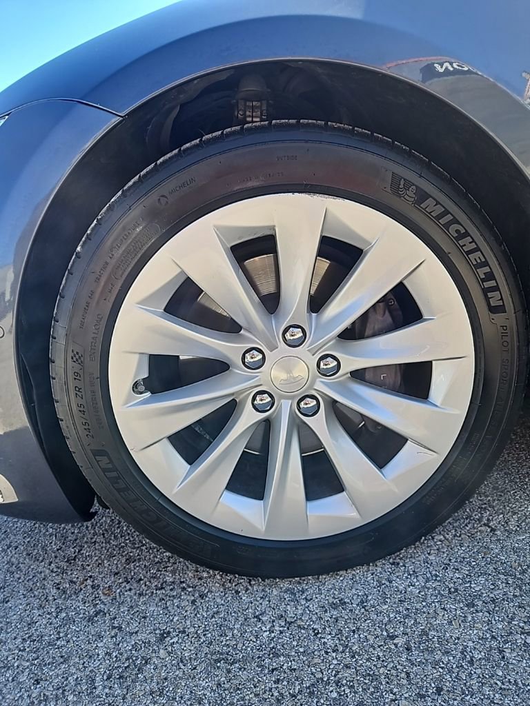 Used 2017 Tesla Model S 100D image 9