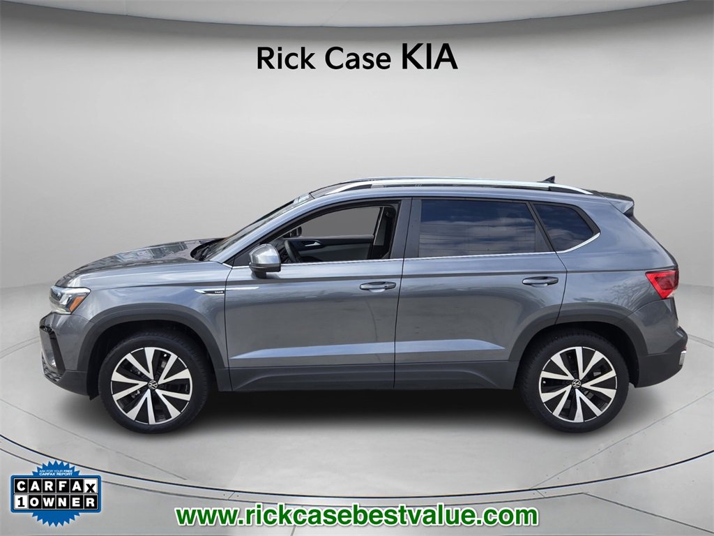 Used 2023 Volkswagen Taos SE image 3