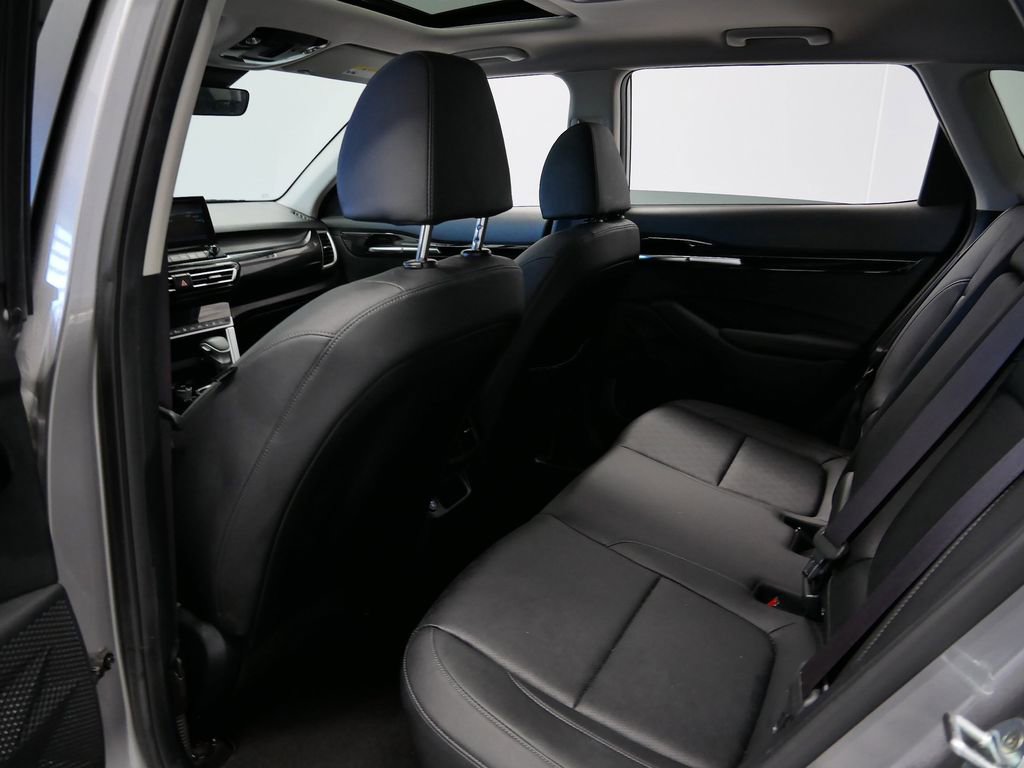 Used 2022 Kia Seltos EX image 8