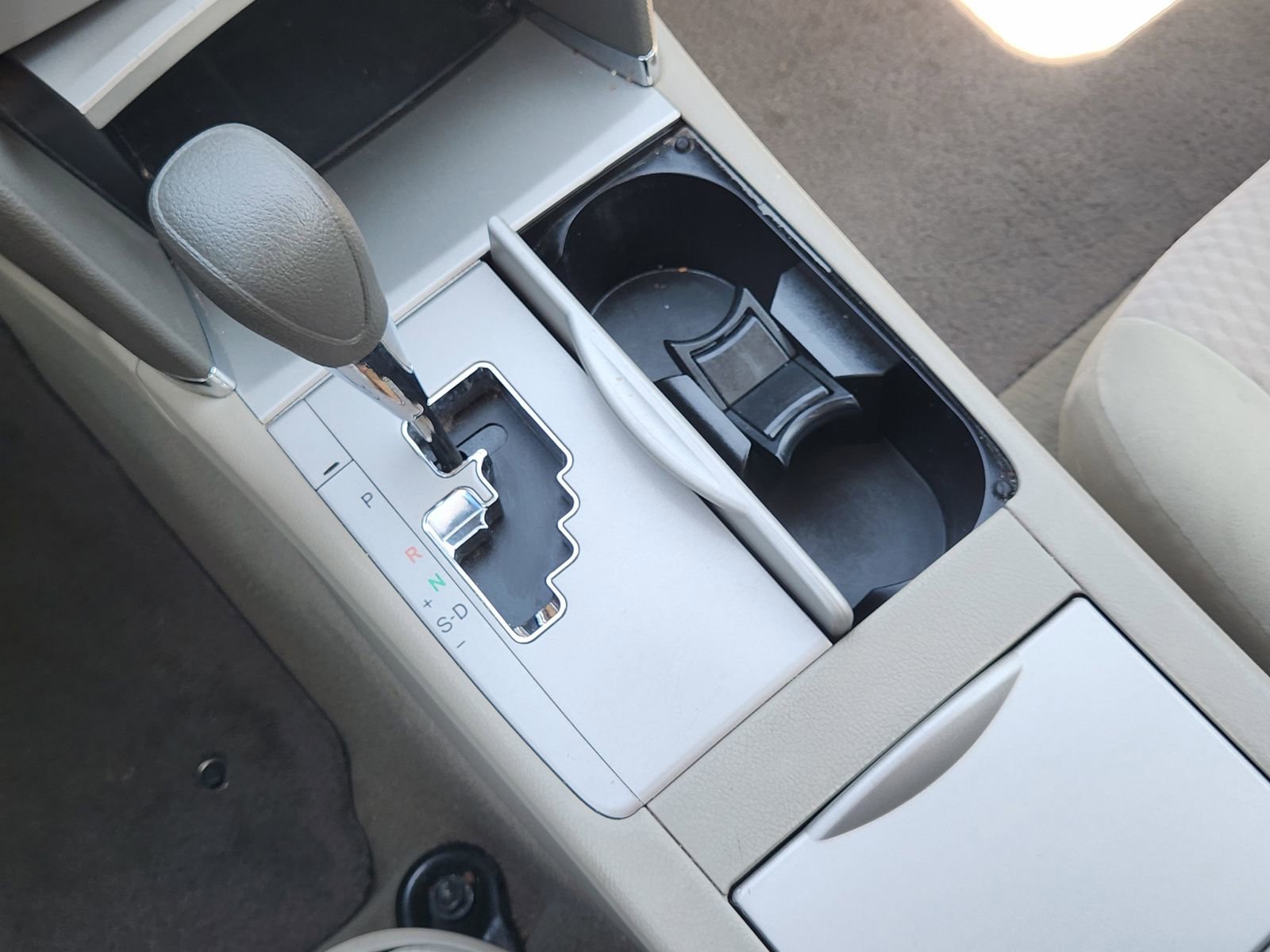 Used 2011 Toyota Camry LE image 21