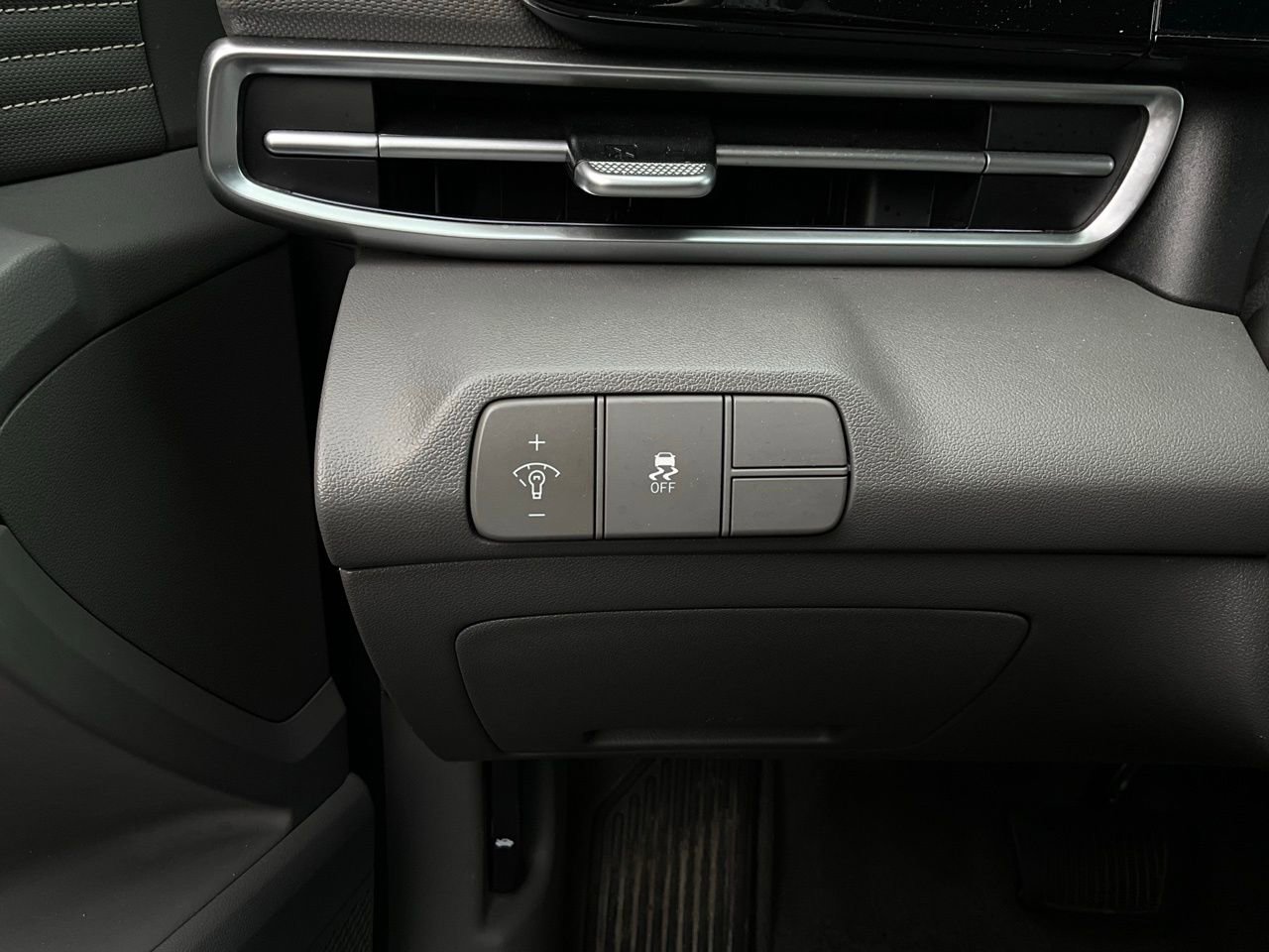 Used 2025 Hyundai Elantra SEL image 22