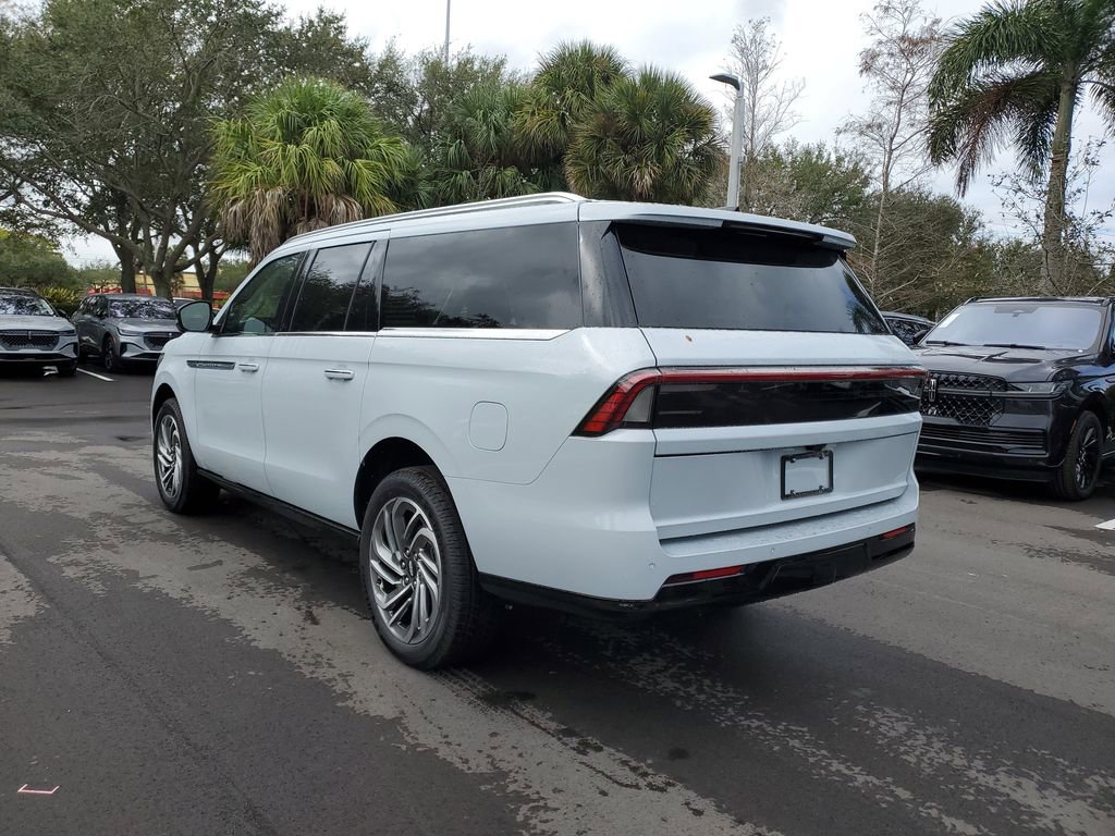 New 2025 Lincoln Navigator L Reserve image 3