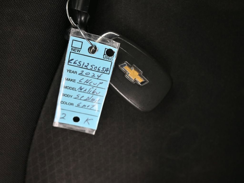 Used 2024 Chevrolet Malibu RS image 15
