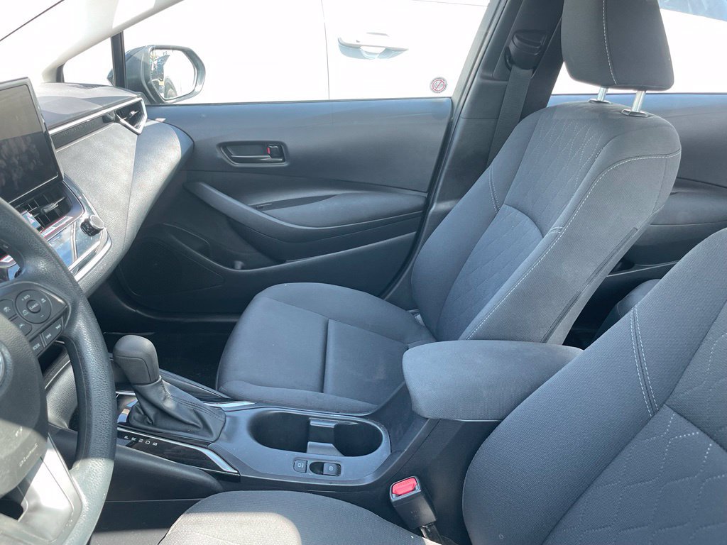 Used 2025 Toyota Corolla LE FWD image 6