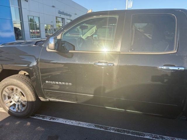 Used 2019 Chevrolet Silverado 1500 LT w/ All Star Edition AWD/4WD image 5
