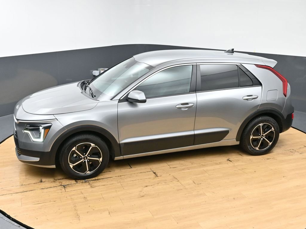 Used 2023 Kia Niro LX image 43