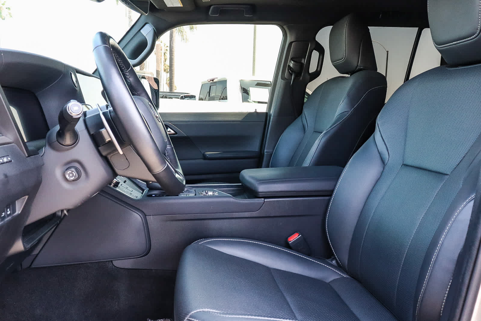 Used 2024 Lexus GX 550 w/ Cold Area Package AWD/4WD image 24