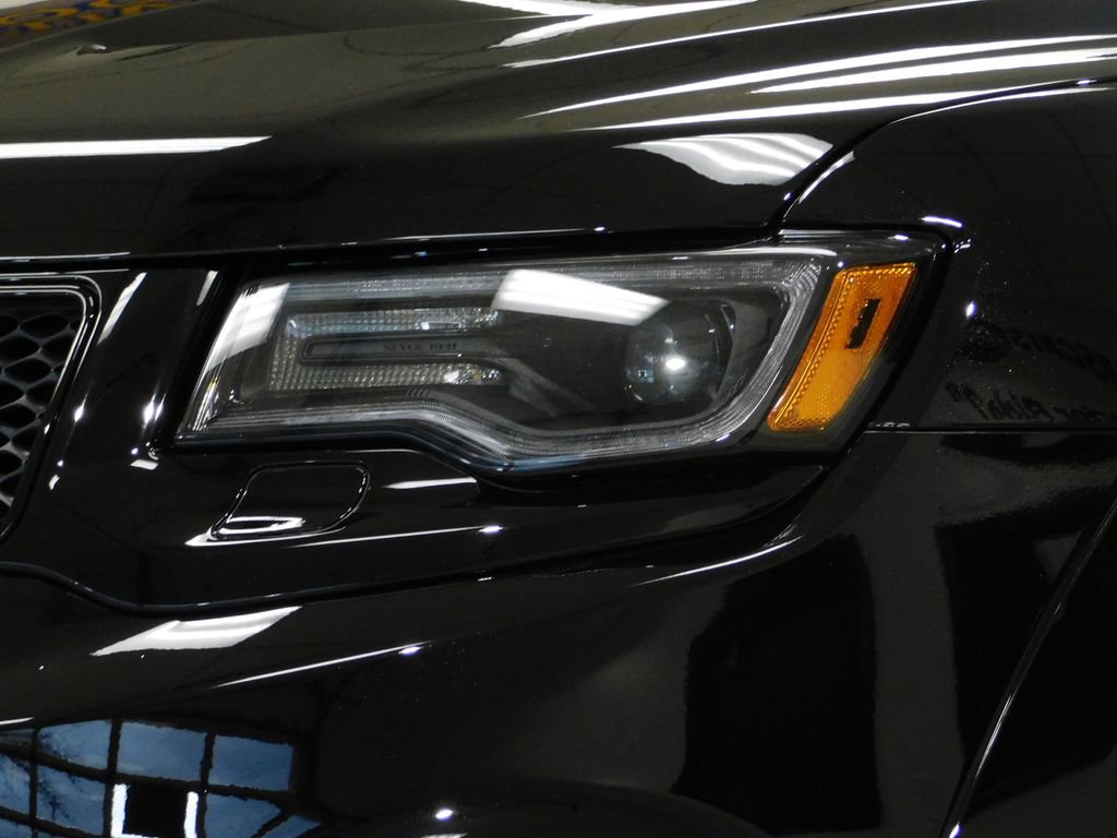 Used 2021 Jeep Grand Cherokee SRT image 17