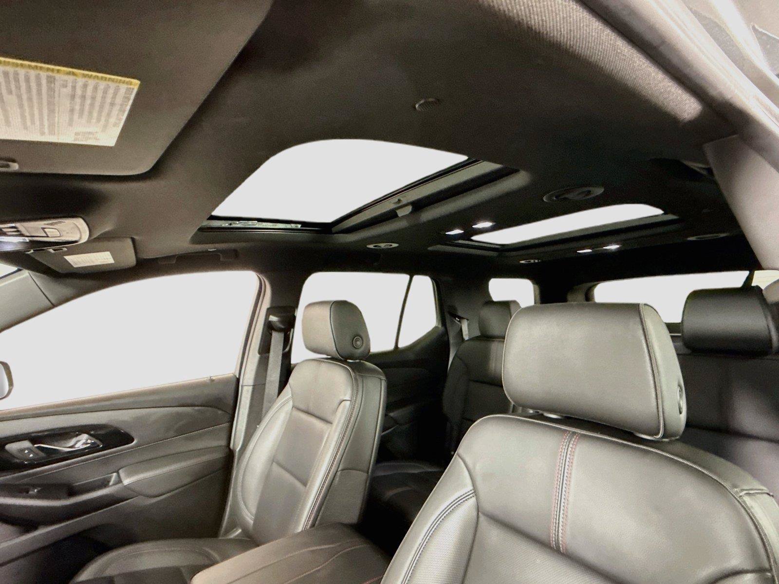 Used 2023 Chevrolet Traverse RS AWD/4WD image 17