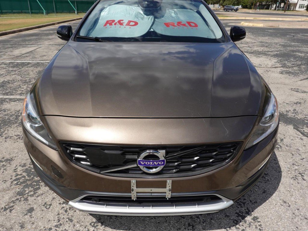 Used 2016 Volvo V60 T5 Cross Country Platinum image 2