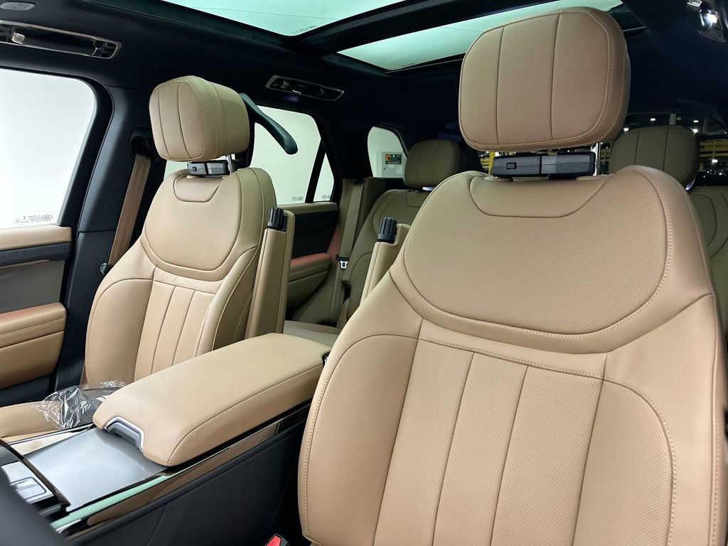 New 2026 Land Rover Range Rover Sport SE AWD/4WD image 22