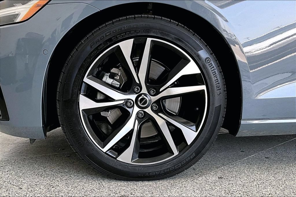 Used 2024 Volvo S60 B5 Plus AWD/4WD image 11