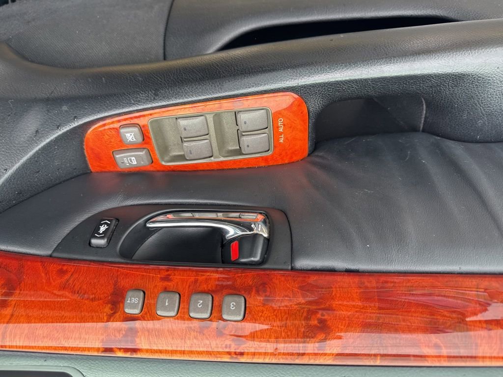 Used 2006 Lexus LS 430 RWD image 9