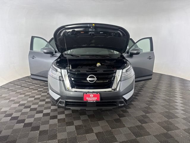 Certified 2025 Nissan Pathfinder SV w/ Cargo Package AWD/4WD image 12