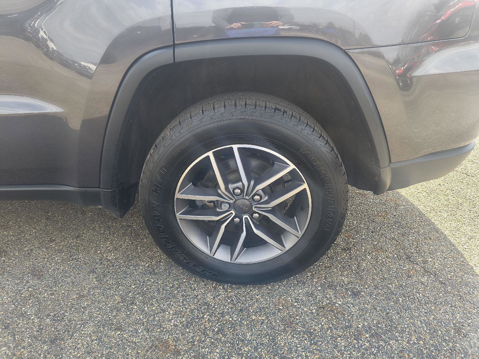 Used 2021 Jeep Grand Cherokee Limited AWD/4WD image 36