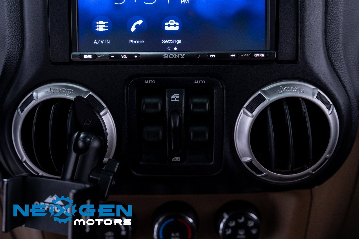 Used 2011 Jeep Wrangler Unlimited Rubicon image 15