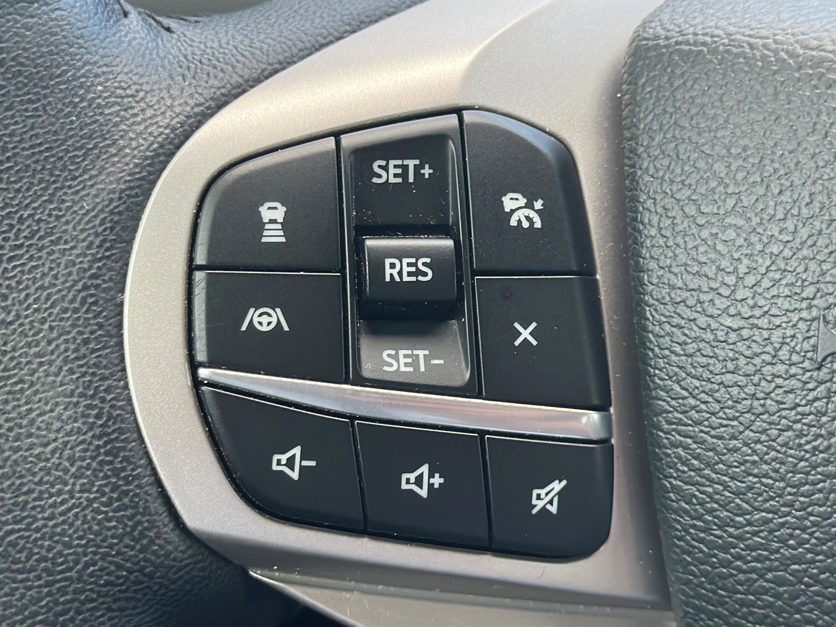 Used 2023 Ford Explorer XLT w/ Equipment Group 202A RWD image 20