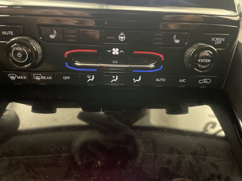 Used 2023 Jeep Grand Cherokee L Laredo w/ Luxury Tech Group I AWD/4WD image 11