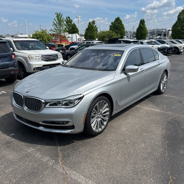 Used 2018 BMW 750Li xDrive AWD/4WD image 1