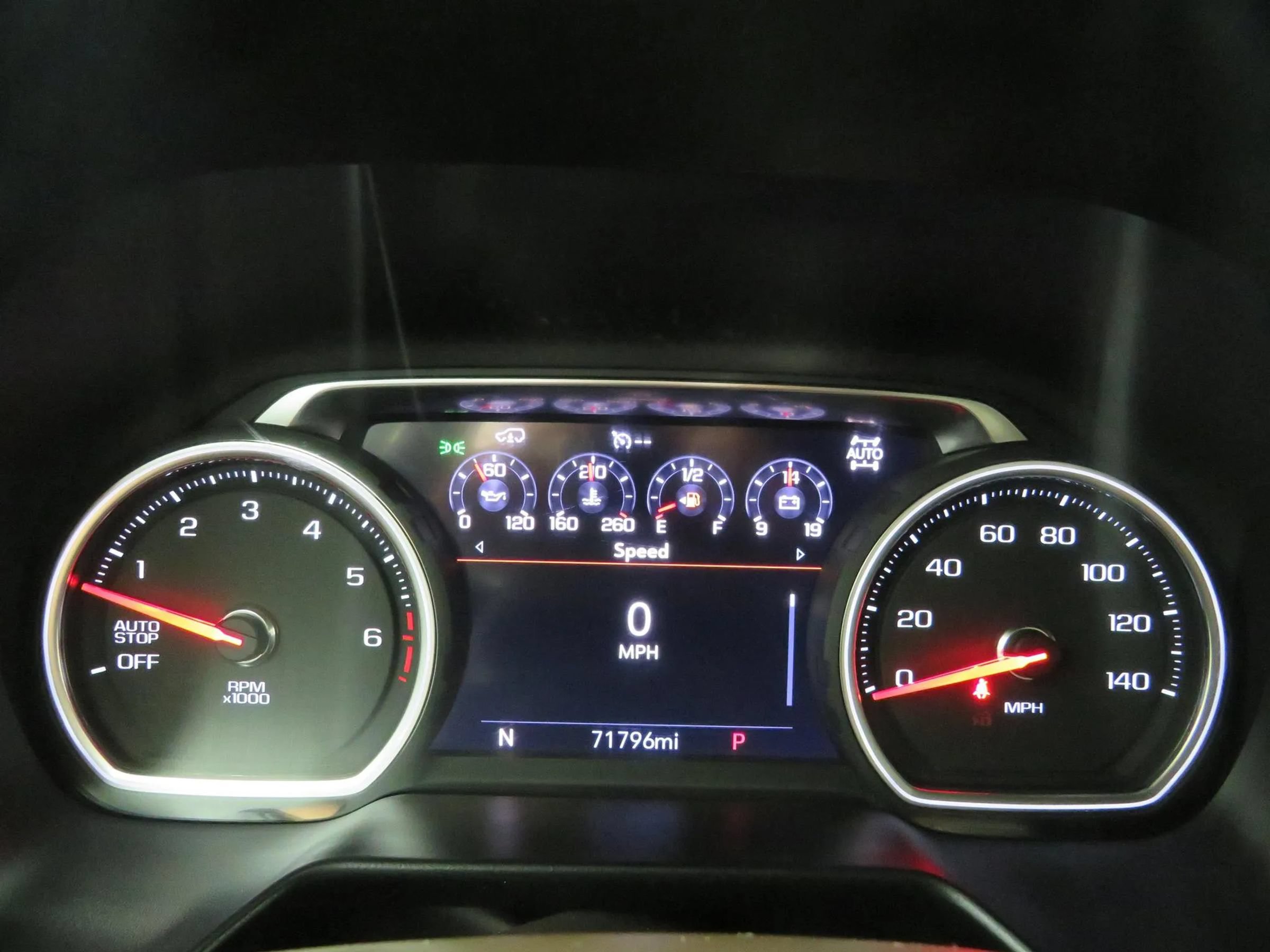 Used 2021 Chevrolet Tahoe Z71 w/ Z71 Off-Road Package AWD/4WD image 14