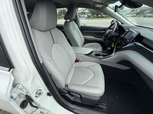 Used 2024 Toyota Camry SE image 11