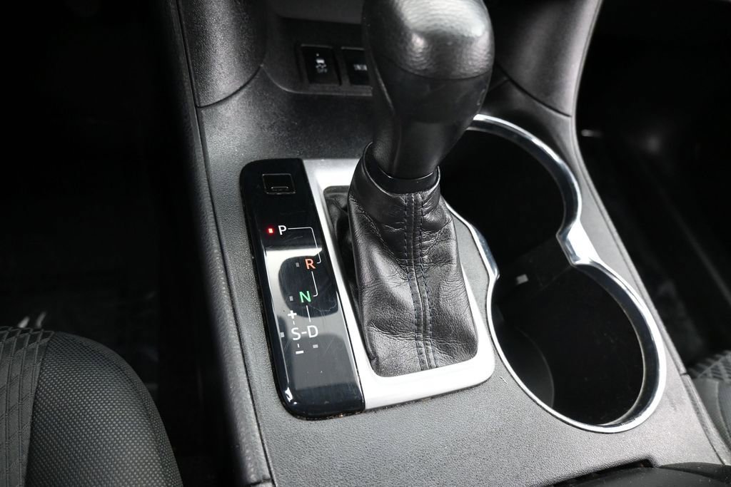 Used 2019 Toyota Highlander LE FWD image 24