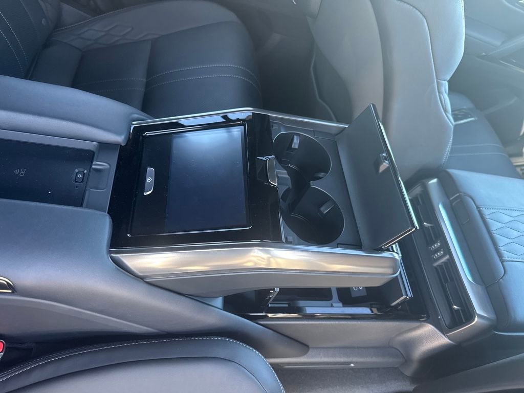 Used 2023 Lexus LX 600 4WD w/ Accessory Package (Z1) image 43