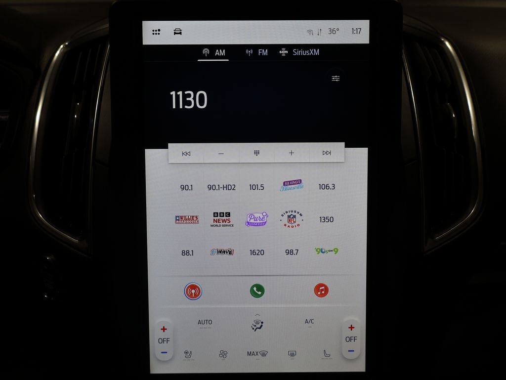 Used 2024 Ford Edge Titanium image 29