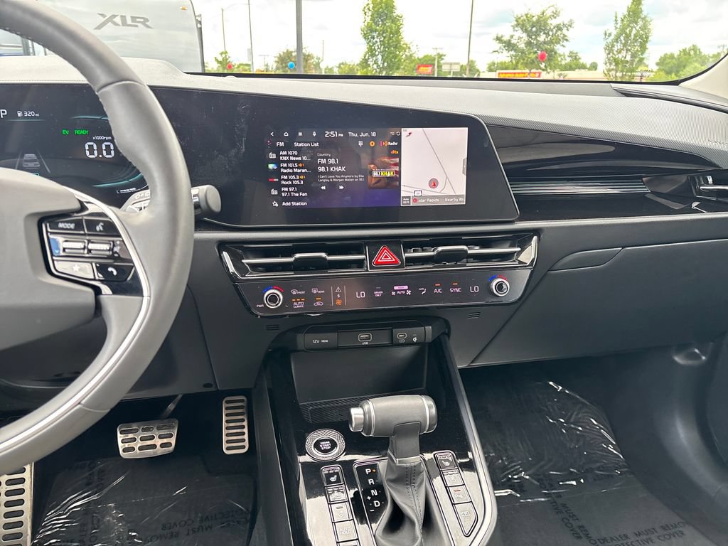 Used 2023 Kia Niro SX Touring FWD image 40