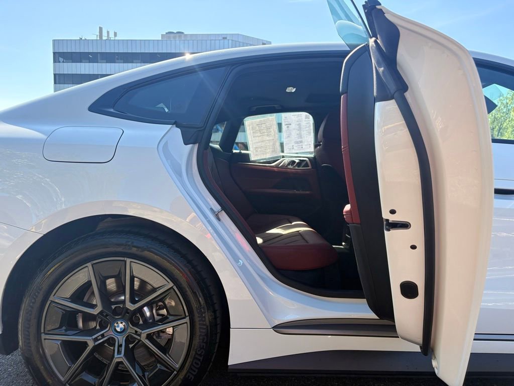 Used 2023 BMW i4 eDrive35 w/ Premium Package image 25