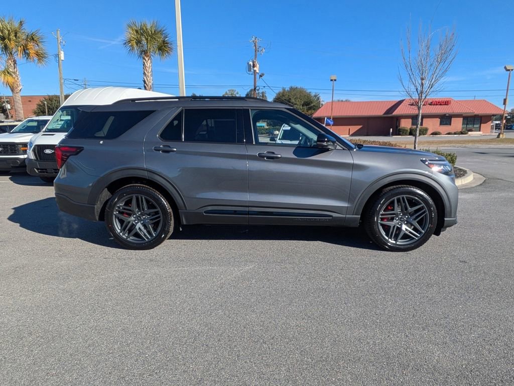New 2026 Ford Explorer ST image 3