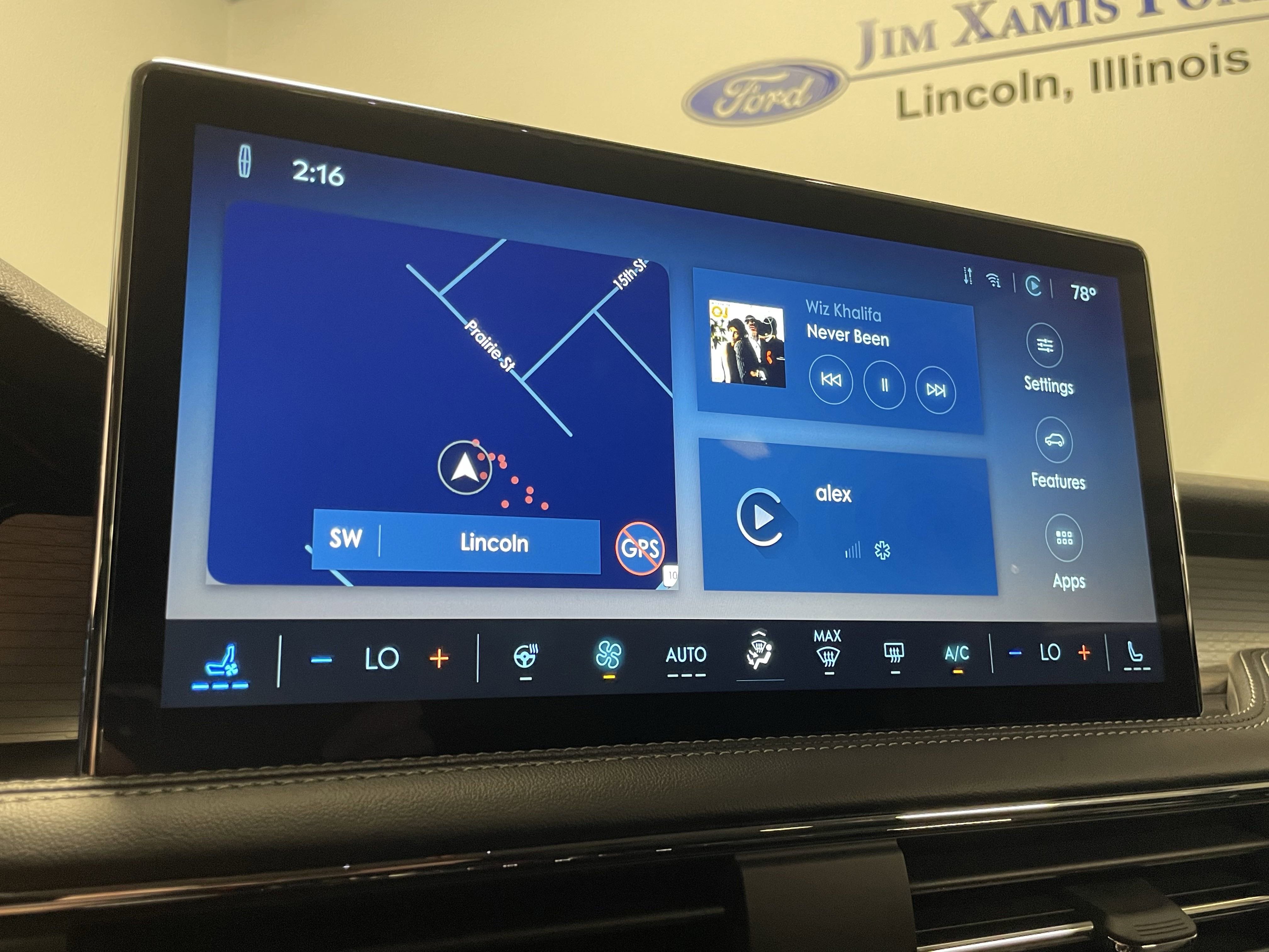 Used 2025 Lincoln Corsair AWD w/ Equipment Group 101A image 8