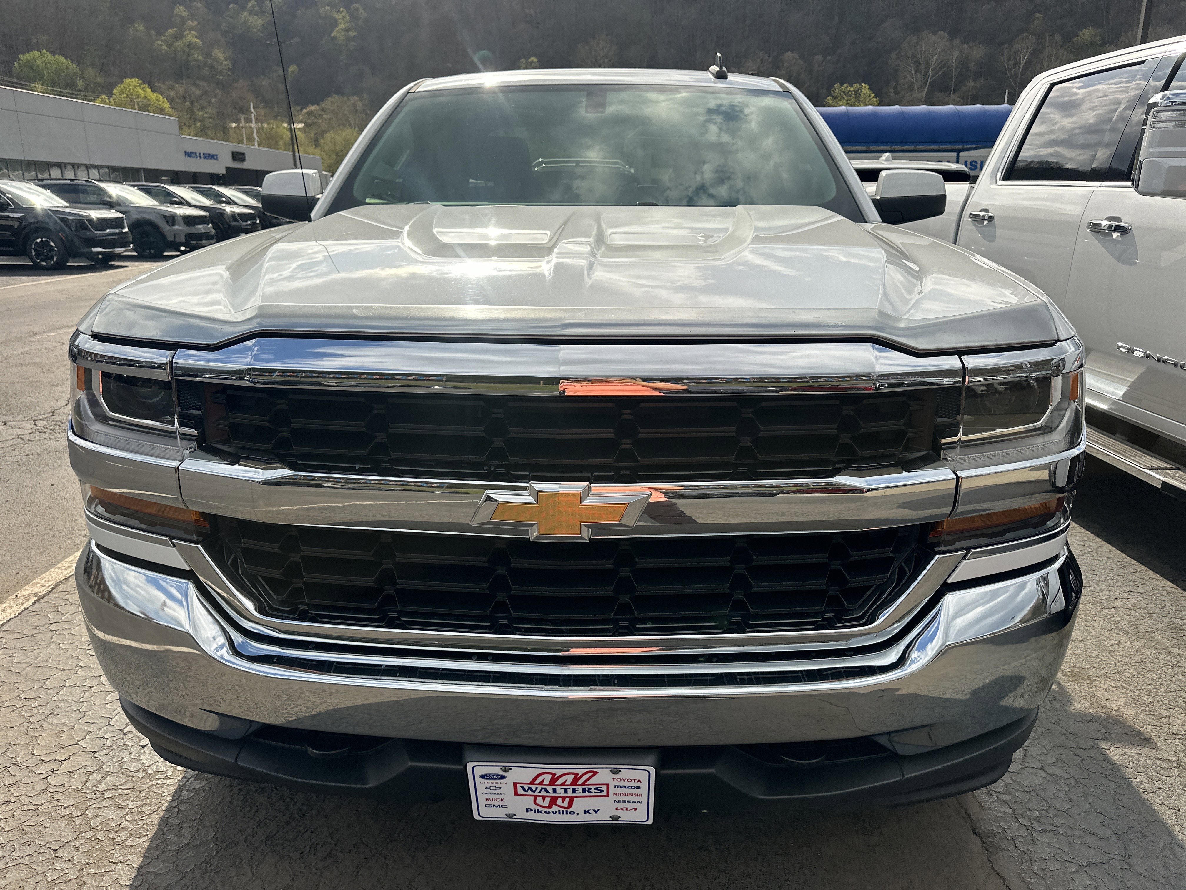 Used 2018 Chevrolet Silverado 1500 LT image 7