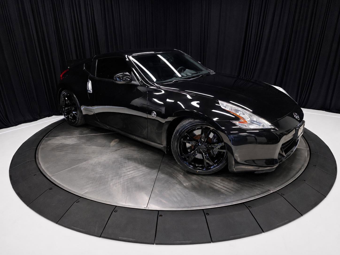 Used 2009 Nissan 370Z Touring w/ Sport Pkg RWD image 7