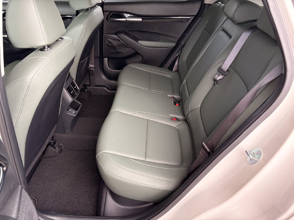 Used 2024 Kia Seltos SX w/ SX Sunroof Package AWD/4WD image 11