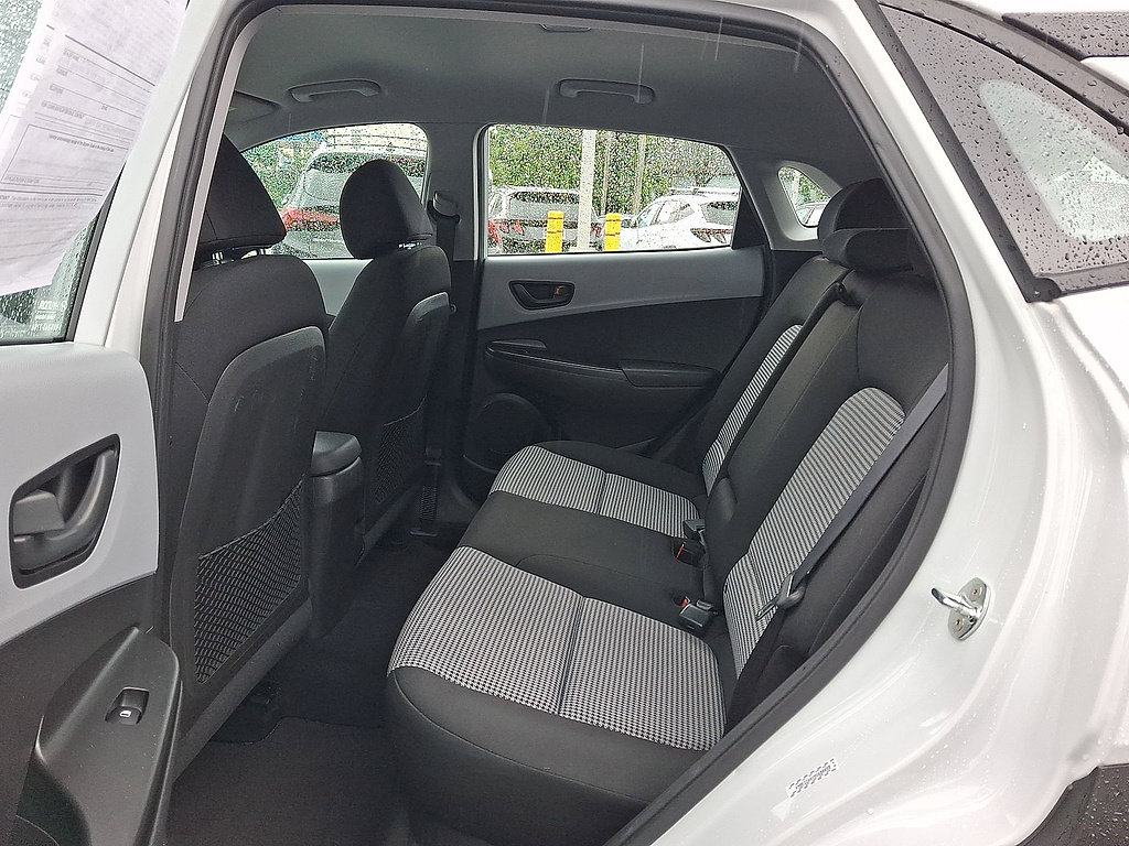 Certified 2021 Hyundai Kona SE w/ Cargo Package AWD/4WD image 19