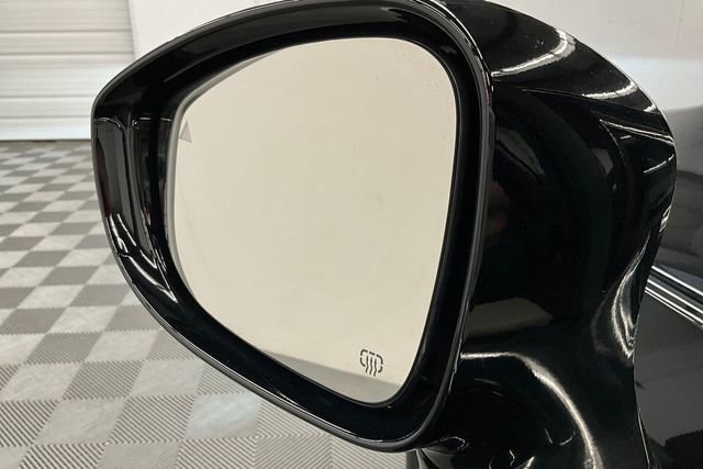 Used 2024 Chrysler Pacifica Touring-L image 38