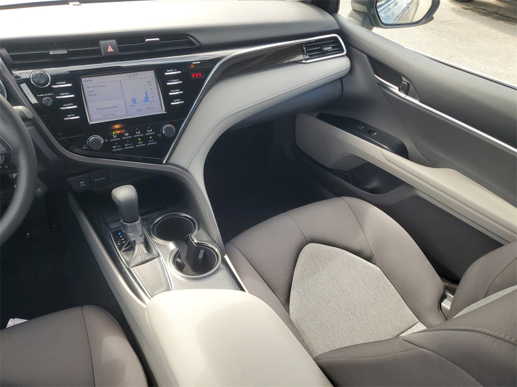 Used 2018 Toyota Camry LE image 15