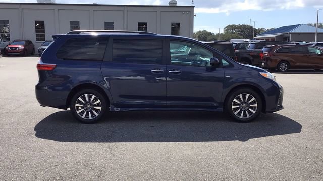 Used 2020 Toyota Sienna XLE image 4