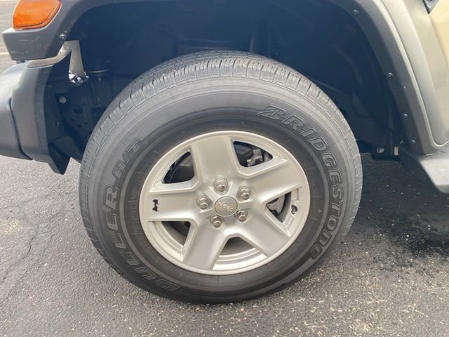 Used 2020 Jeep Gladiator Sport w/ Quick Order Package 24S image 19