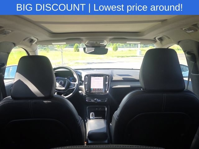 Used 2023 Volvo XC40 B5 Plus AWD/4WD image 14