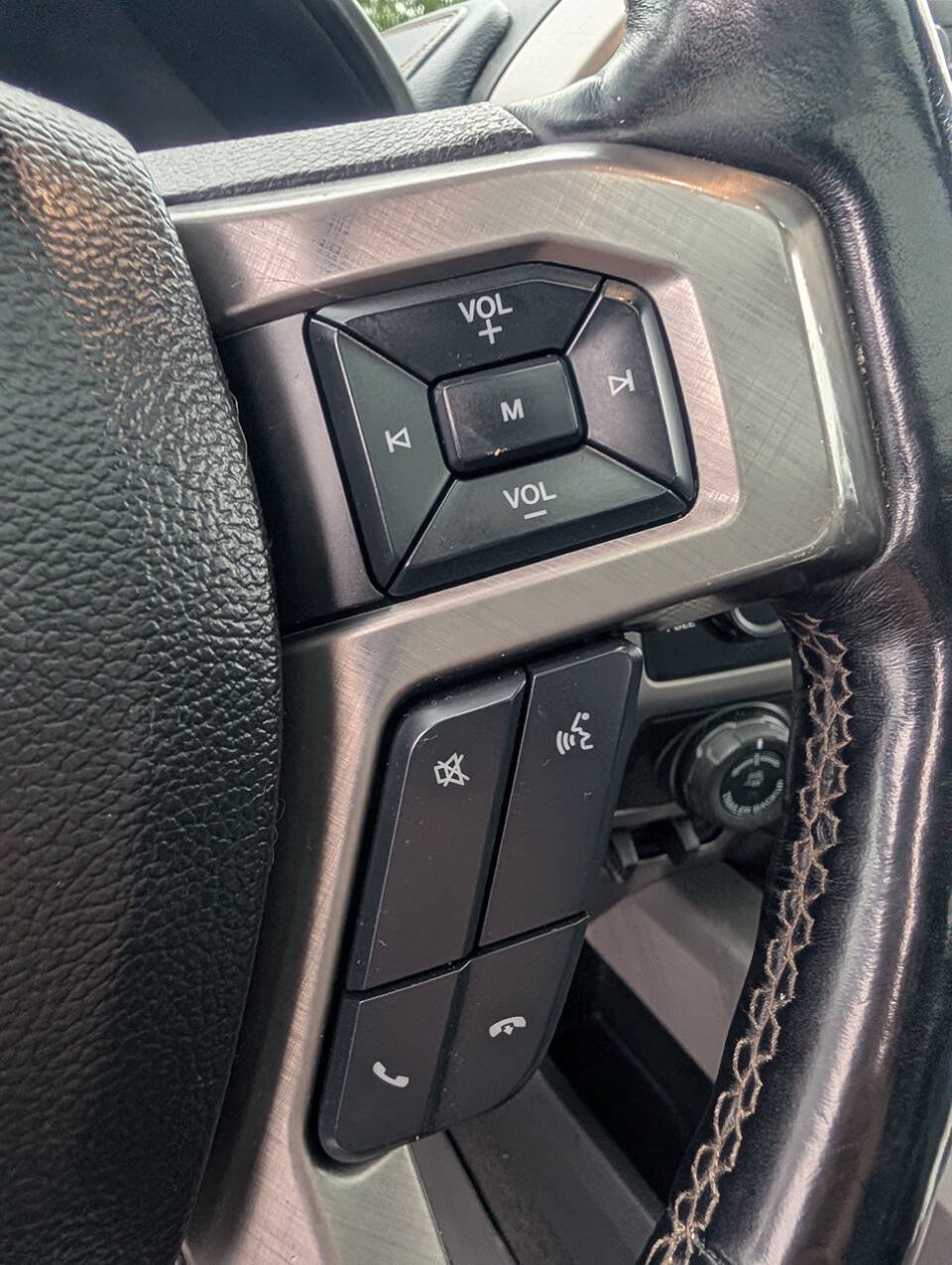 Used 2018 Ford F150 Limited AWD/4WD image 30