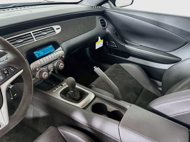 Used 2015 Chevrolet Camaro Z/28 RWD image 23